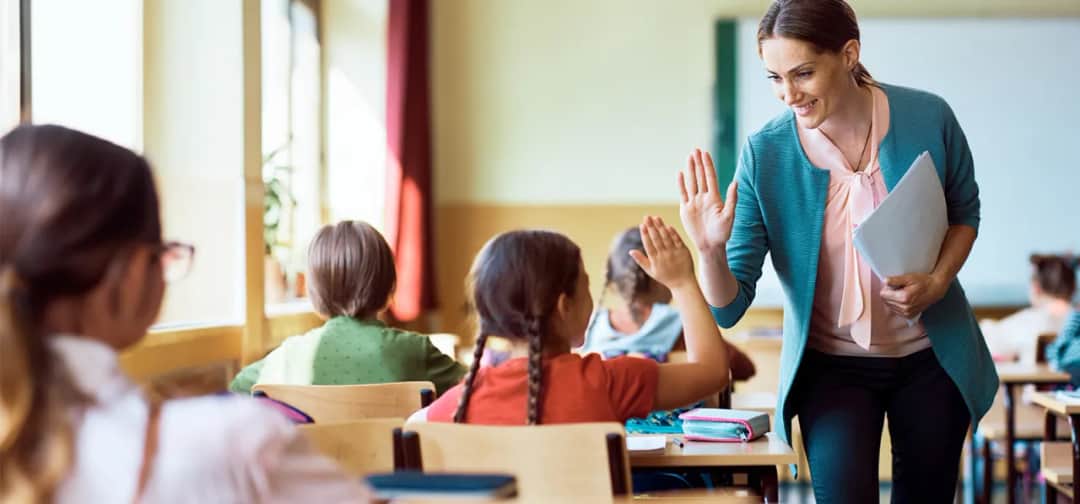 Nauczanie indywidualne: dom czy szkoła? Porównanie i wybór Nauczanie indywidualne: dom czy szkoła? Porównanie i wybór